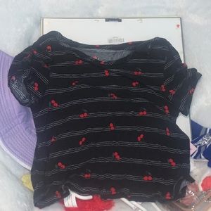 Black cherry Tee